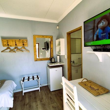 Tiende Laan Bed & Breakfast And Self-Catering Γουάλβις Μπέι Εξωτερικό φωτογραφία