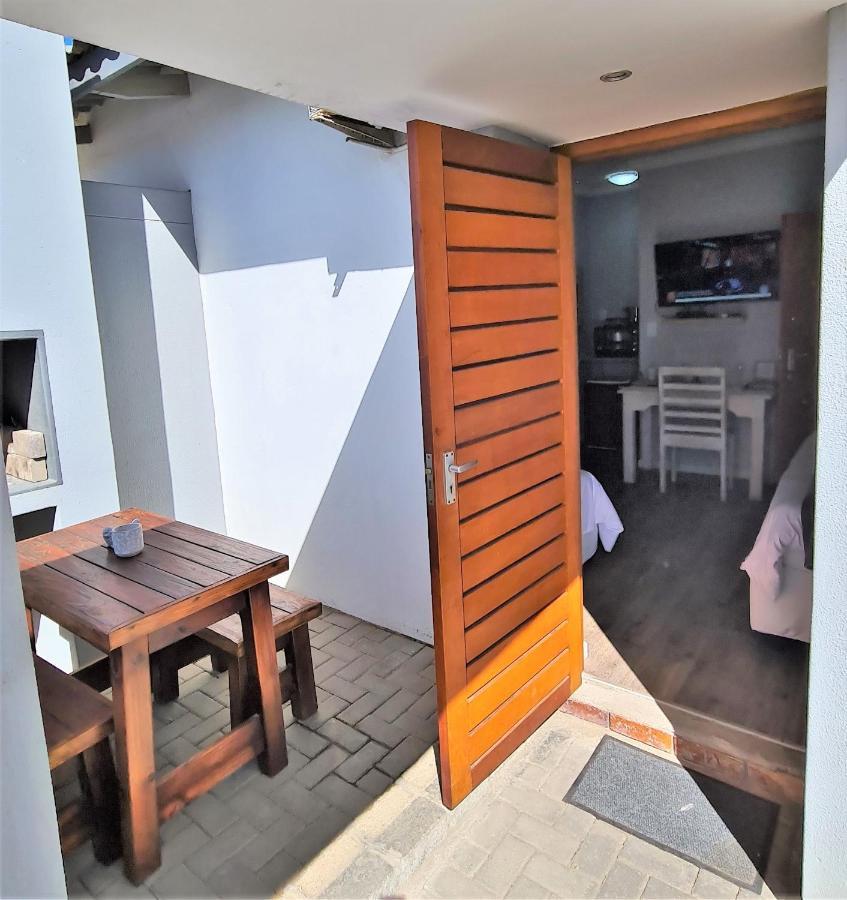 Tiende Laan Bed & Breakfast And Self-Catering Γουάλβις Μπέι Εξωτερικό φωτογραφία